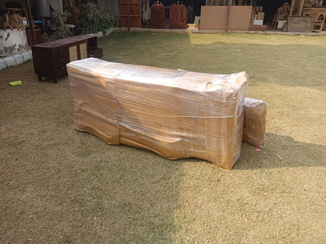 Large dining table / showcase packed